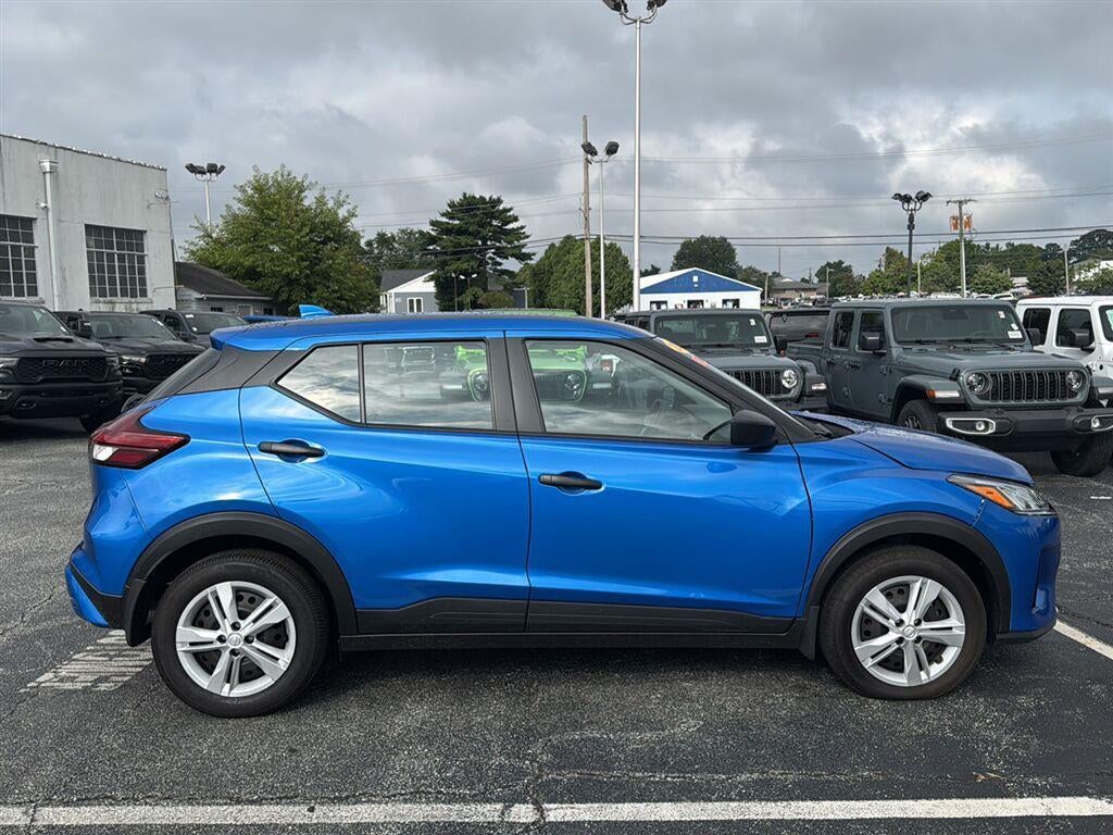 2025 Nissan Kicks Play S