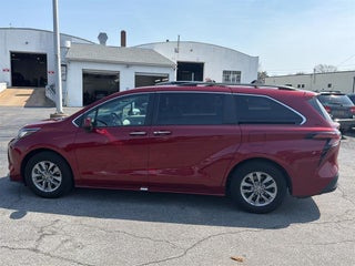 2022 Toyota Sienna XLE