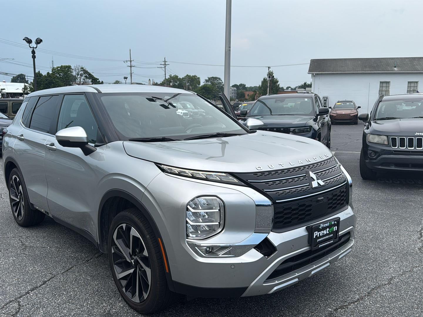 2022 Mitsubishi Outlander SE