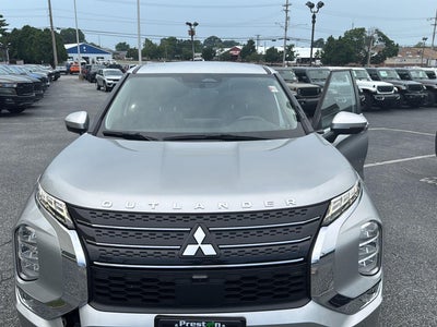 2022 Mitsubishi Outlander SE
