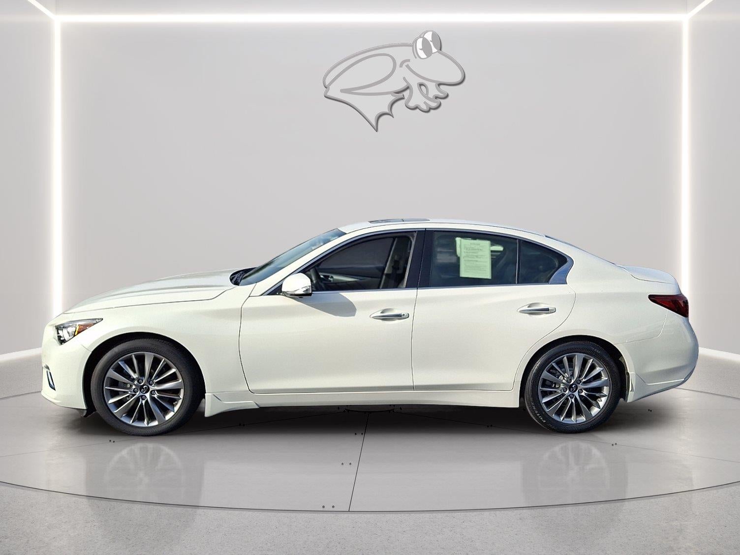 2023 INFINITI Q50 LUXE