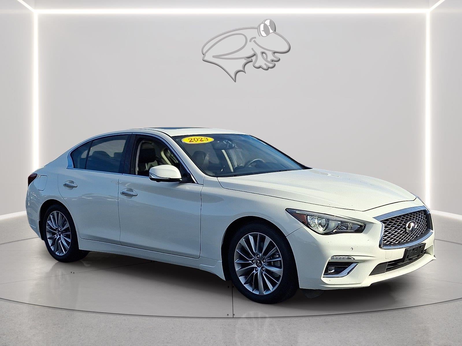 2023 INFINITI Q50 LUXE