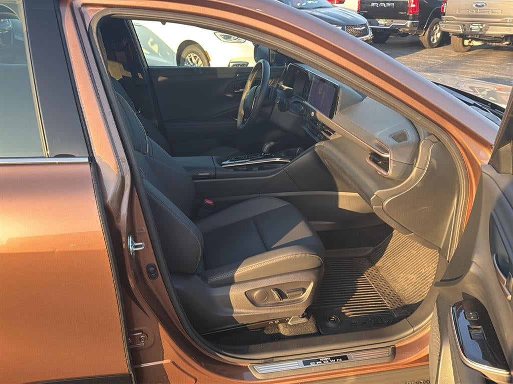 2025 Toyota Crown Platinum