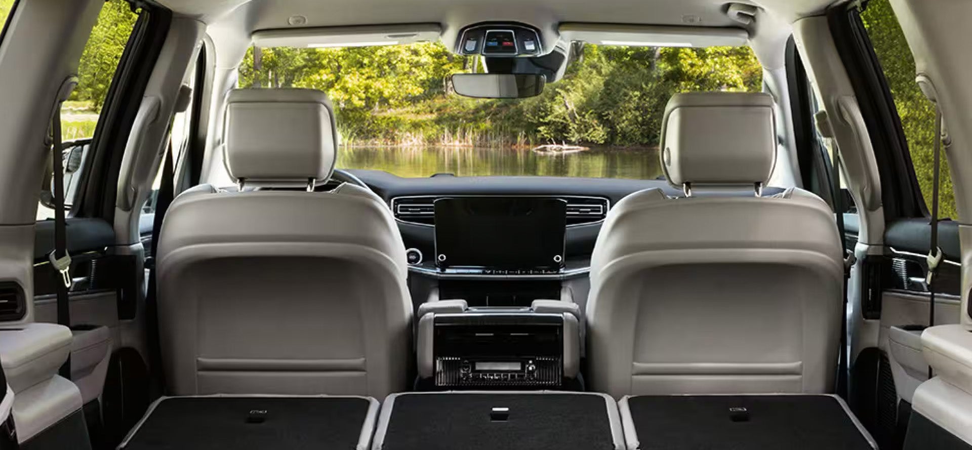 2025 Jeep Wagoneer Interior